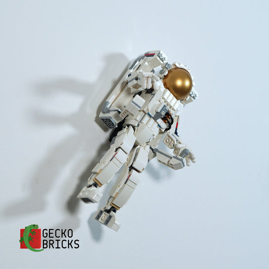 LEGO® Creator 3-in-1 Astronaut 31152 zwevend aan de muur met premium wandbeugel - aanzicht 2