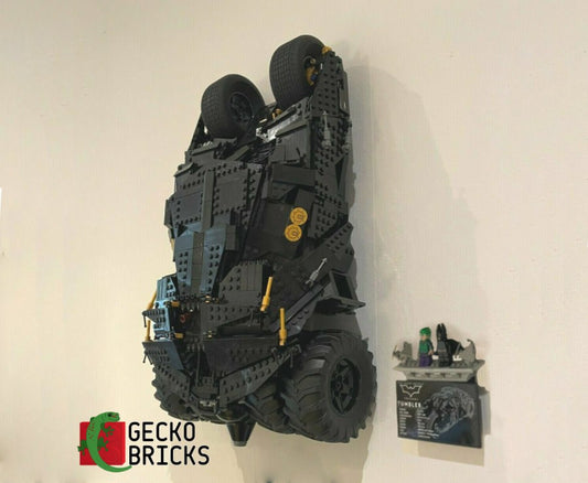 LEGO® DC Batmobile Tumbler 76240 / 76023 zwevend aan de muur met premium wandbeugel - aanzicht 2