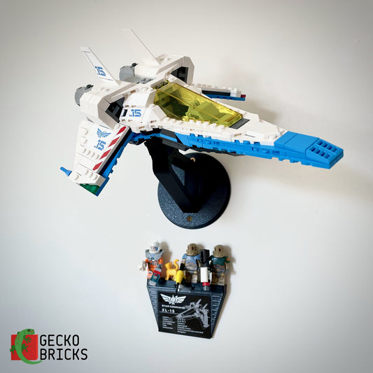 LEGO® Disney Lightyear XL-15 Ruimteschip 76832 zwevend aan de muur met premium wandbeugel - aanzicht 2