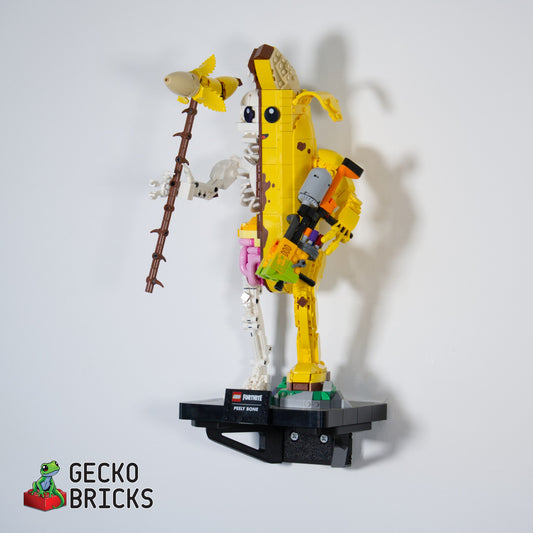 LEGO® Fortnite Peely Bone 77072 zwevend aan de muur met premium wandbeugel - aanzicht 2