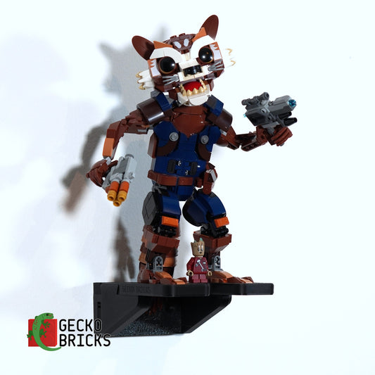 LEGO® Marvel Rocket & Baby Groot 76282 zwevend aan de muur met premium wandbeugel - aanzicht 2