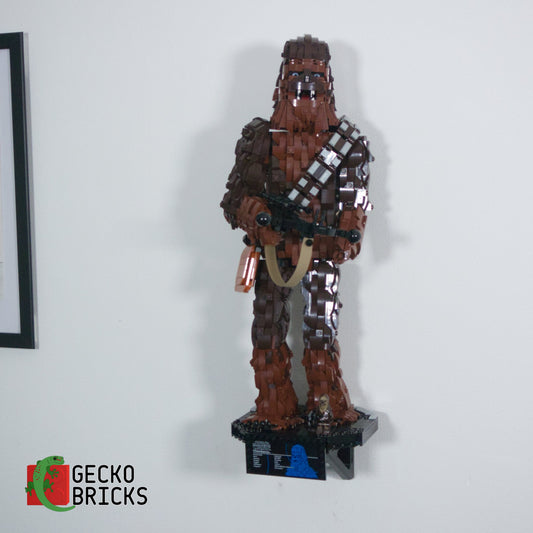 LEGO® Star Wars Chewbacca 75371 zwevend aan de muur met premium wandbeugel - aanzicht 2