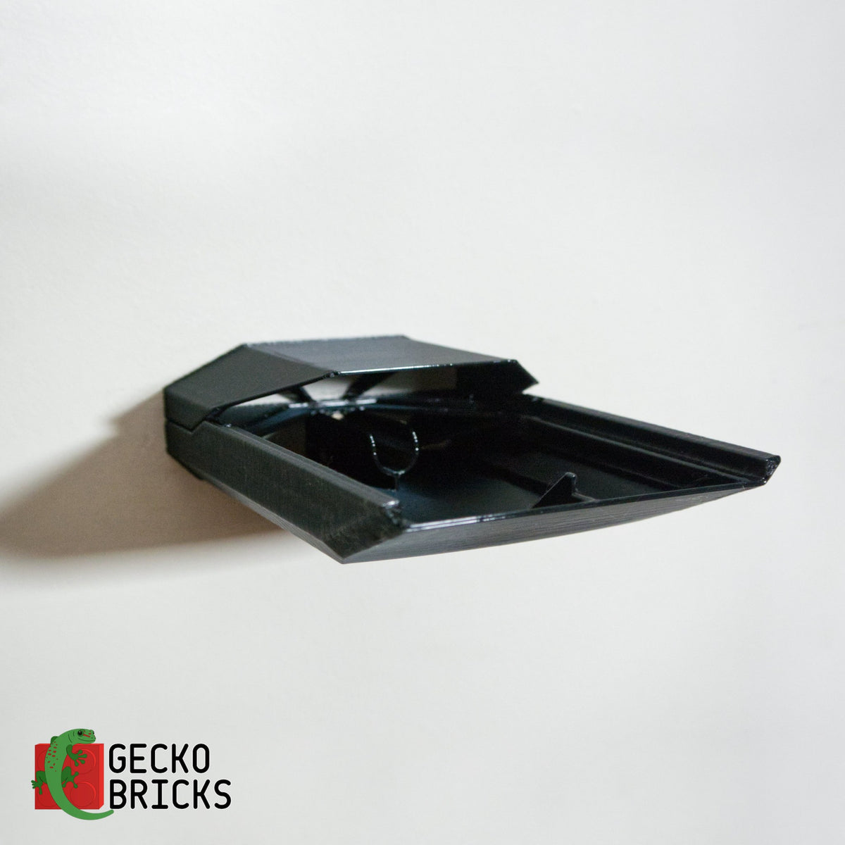 Separate 3D-printed premium wall mount for LEGO® Star Wars Helmet Series Displaystandaard