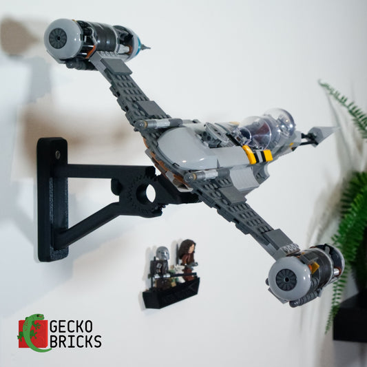 LEGO® Star Wars The Mandalorian's N-1 Starfighter 75325 zwevend aan de muur met premium wandbeugel - aanzicht 2