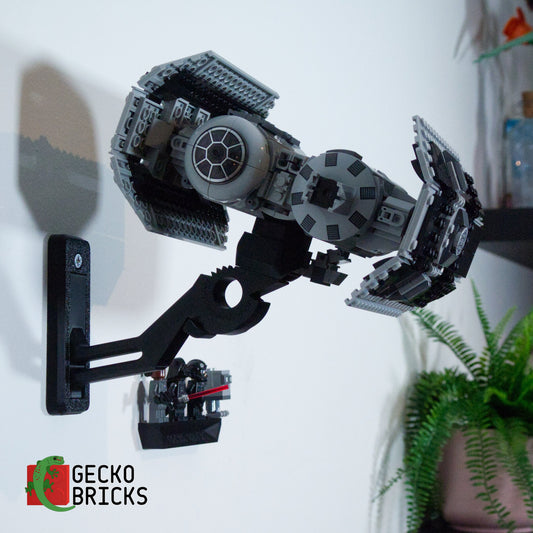 LEGO® Star Wars TIE Bomber 75347 zwevend aan de muur met premium wandbeugel - aanzicht 2