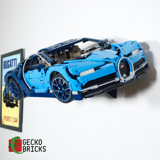 LEGO® Technic Bugatti Chiron 42083 zwevend aan de muur met premium wandbeugel - aanzicht 2