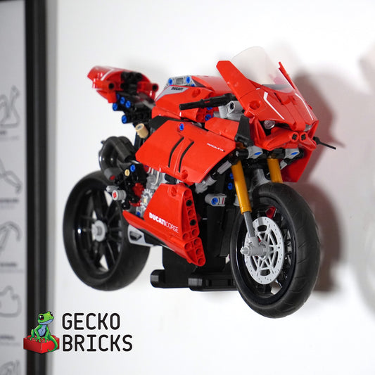 LEGO® Technic Ducati Panigale V4 R 42107 zwevend aan de muur met premium wandbeugel - aanzicht 2