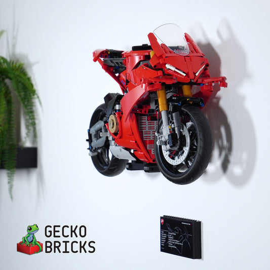 LEGO® Technic Ducati Panigale V4 S 42202 zwevend aan de muur met premium wandbeugel - aanzicht 2