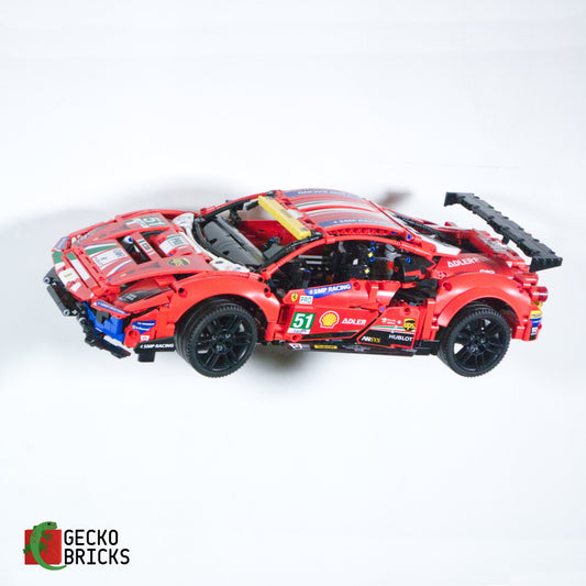LEGO® Technic Ferrari 488 GTE AF Corse #51 42125 zwevend aan de muur met premium wandbeugel - aanzicht 2
