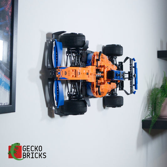 LEGO® Technic McLaren Formula 1 Racewagen 42141 vlak aan de muur met wandbeugel - 2