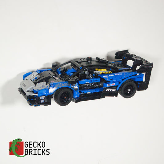 LEGO® Technic McLaren Senna GTR 42123 zwevend aan de muur met premium wandbeugel - aanzicht 2