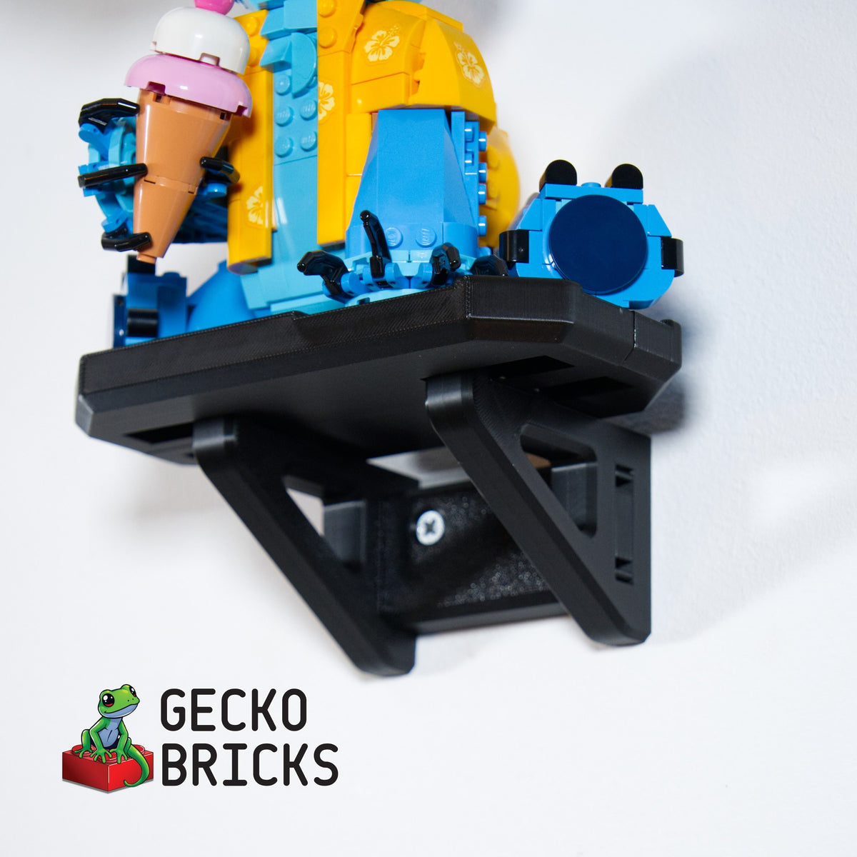 LEGO® Disney Stitch 43249 zwevend aan de muur met premium wandbeugel - aanzicht 7