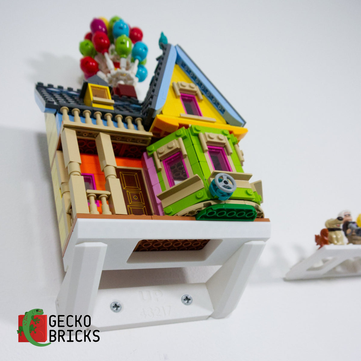 LEGO® Disney Up Huis 43217 zwevend aan de muur met premium wandbeugel - aanzicht 5