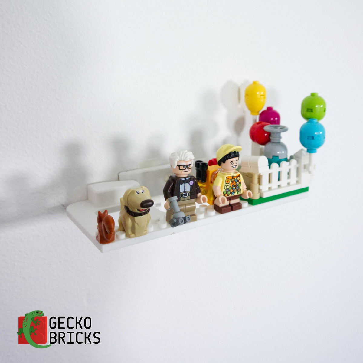 LEGO® Disney Up Huis 43217 zwevend aan de muur met premium wandbeugel - aanzicht 6