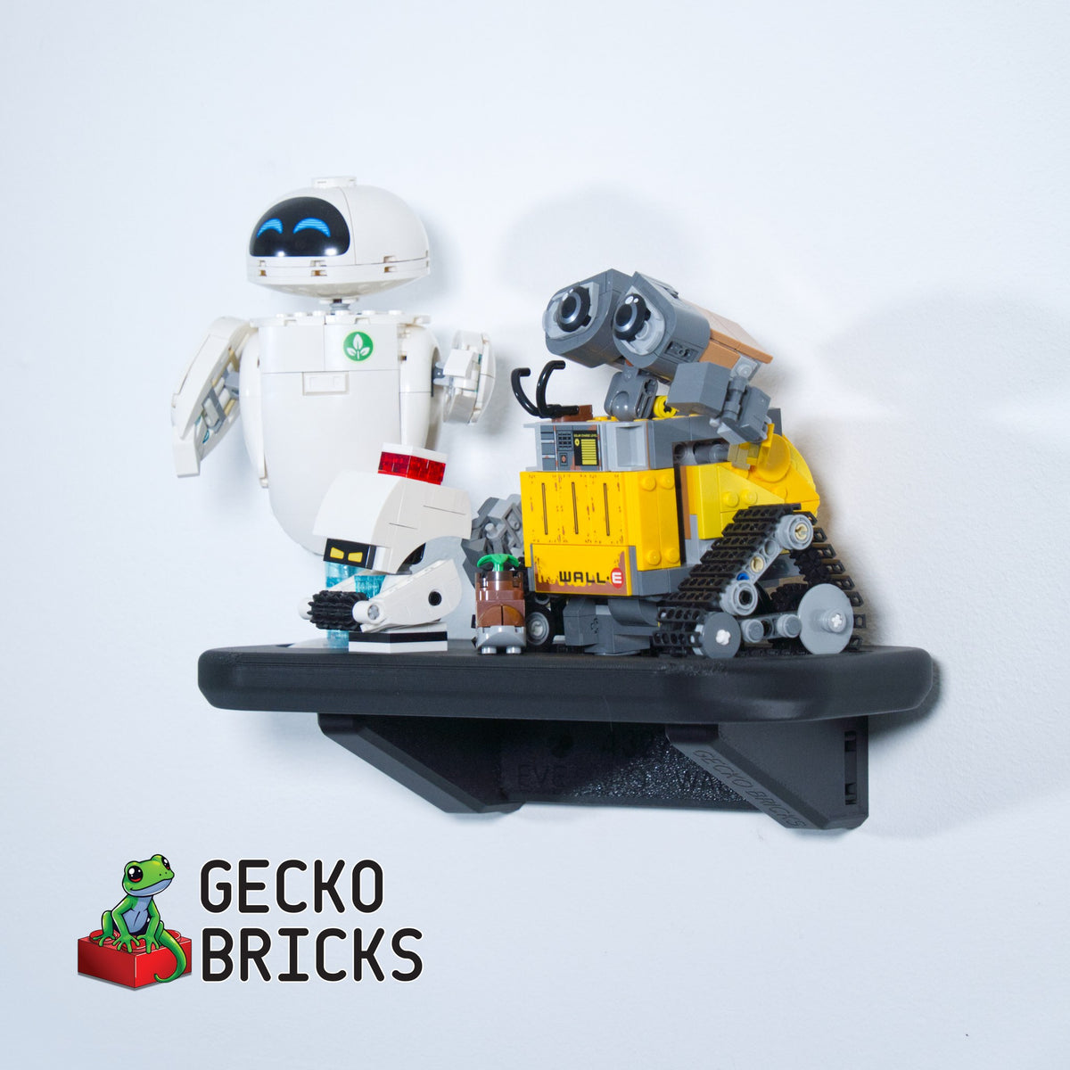 LEGO® Disney WALL·E & EVE 43279 zwevend aan de muur met premium wandbeugel - aanzicht 5