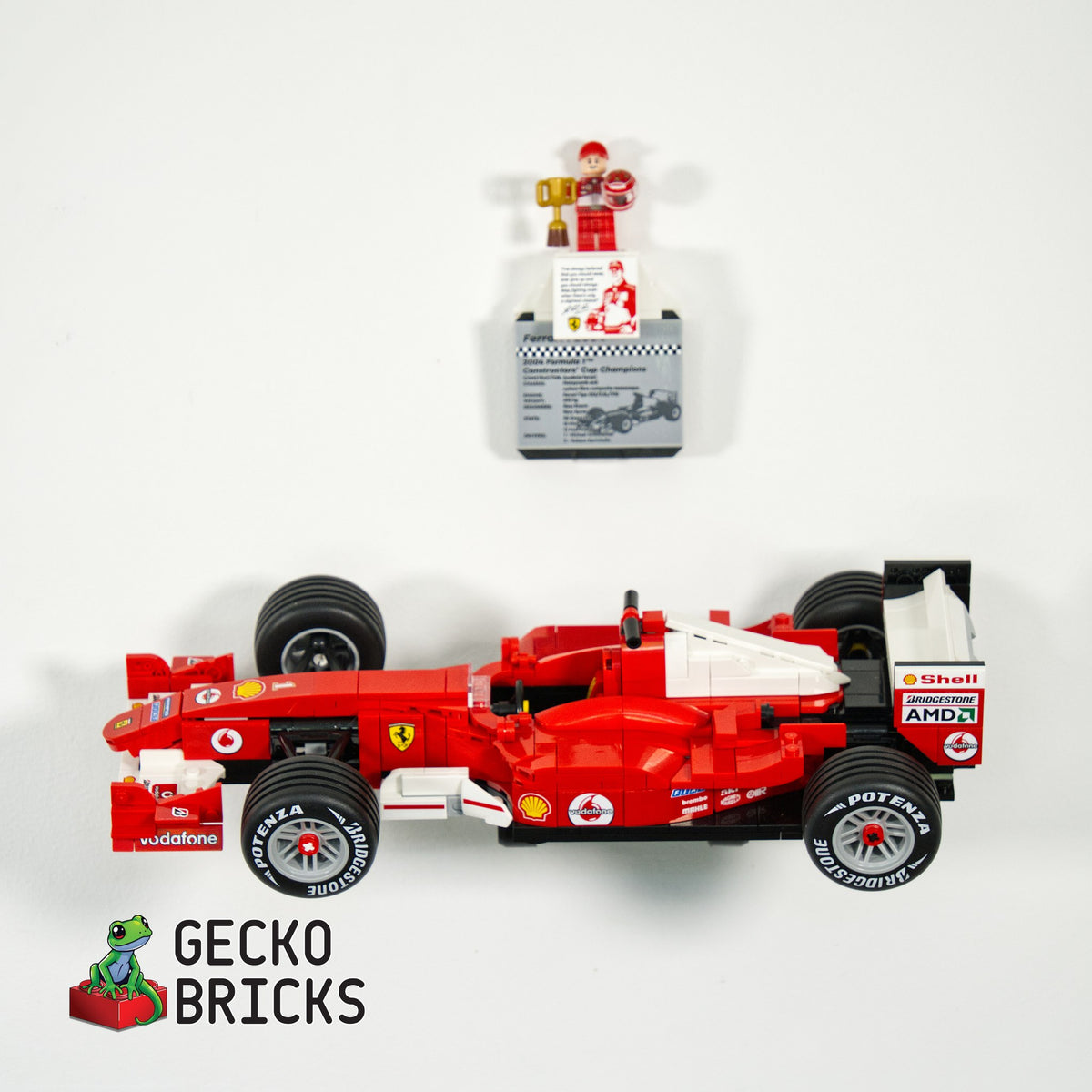 LEGO® Ferrari F1 Schumacher 11375 zwevend aan de muur met premium wandbeugel - aanzicht 3