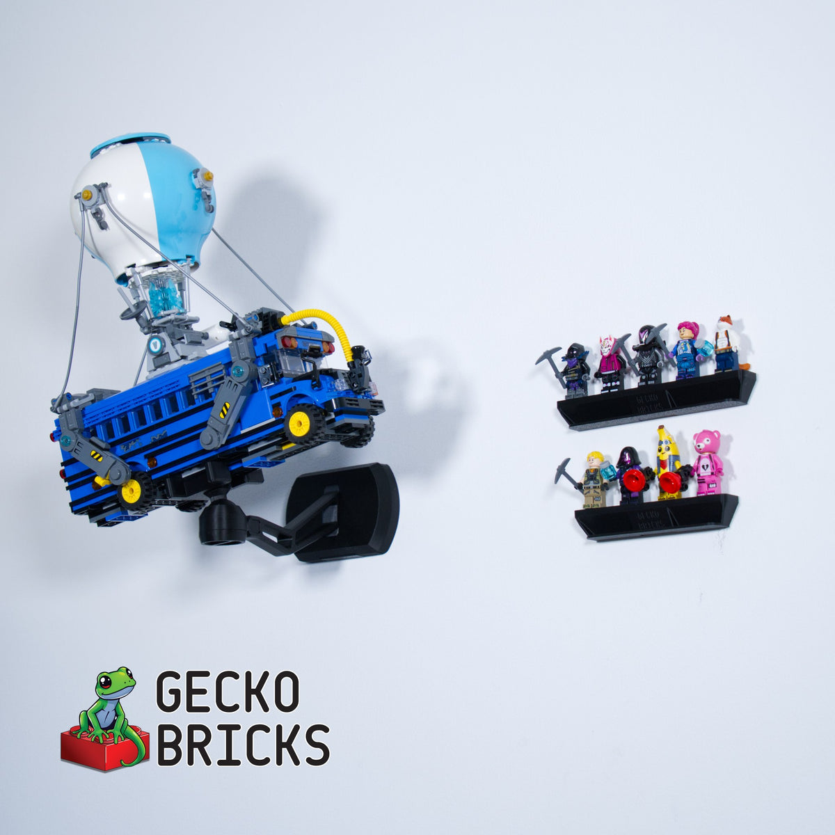 LEGO® Fortnite Battle Bus 77073 zwevend aan de muur met premium wandbeugel - aanzicht 4