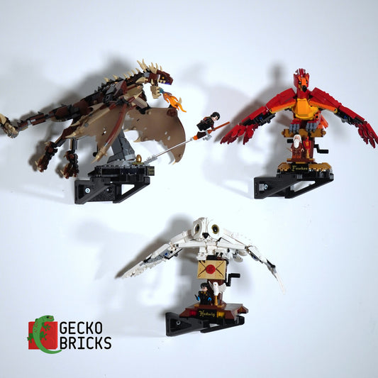 LEGO® Harry Potter Fantastic Beasts aan de muur met premium wandbeugel - vooraanzicht