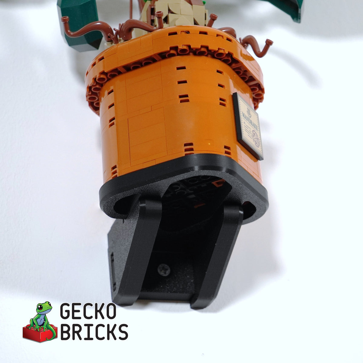 LEGO® Harry Potter Mandragora 76433 zwevend aan de muur met premium wandbeugel - aanzicht 4