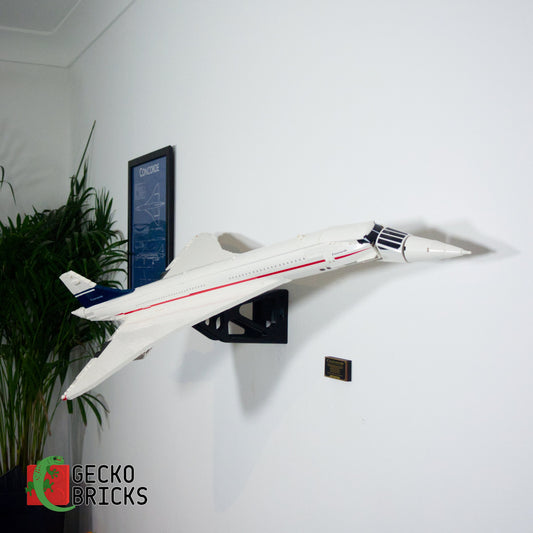 LEGO® Icons Concorde 10318 zwevend aan de muur met premium wandbeugel - aanzicht 2