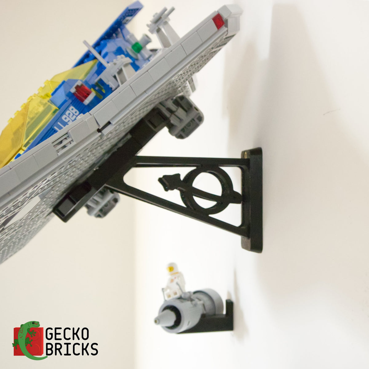 LEGO® Icons Galaxy Explorer 10497 zwevend aan de muur met premium wandbeugel - aanzicht 6