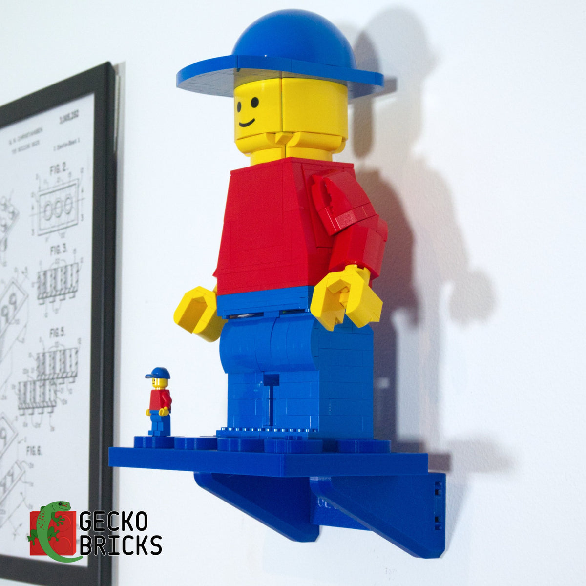 LEGO® Icons Vergrote Minifiguur 40649 zwevend aan de muur met premium wandbeugel - aanzicht 5