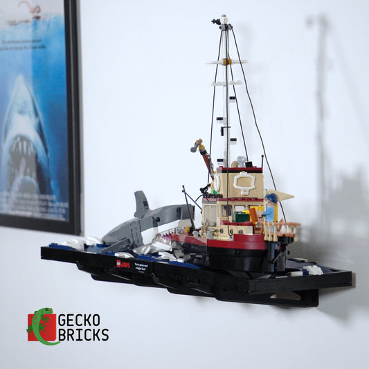 LEGO® Ideas Jaws 21350 zwevend aan de muur met premium wandbeugel - aanzicht 2