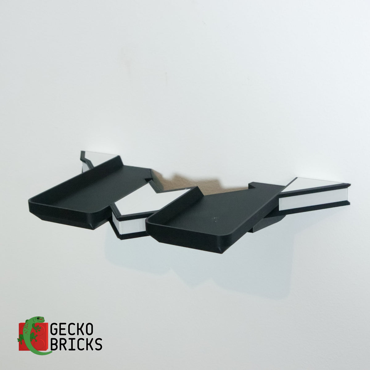 LEGO® Ideas Voltron 21311 zwevend aan de muur met premium wandbeugel - aanzicht 6