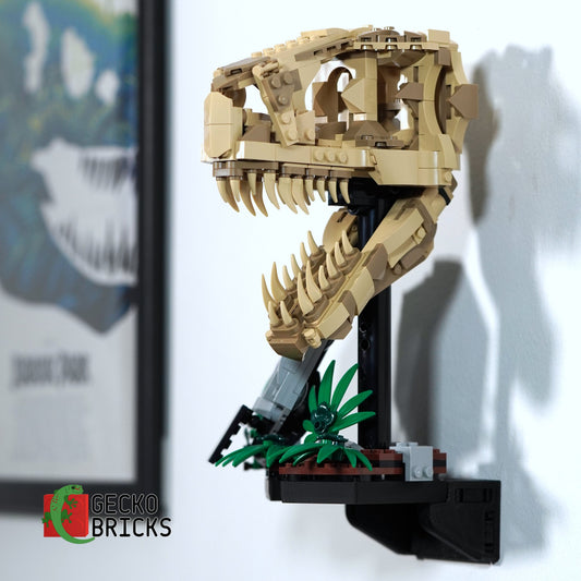 LEGO® Jurassic World Jurassic Park T. rex Skelet 76964 aan de muur met premium wandbeugel - vooraanzicht