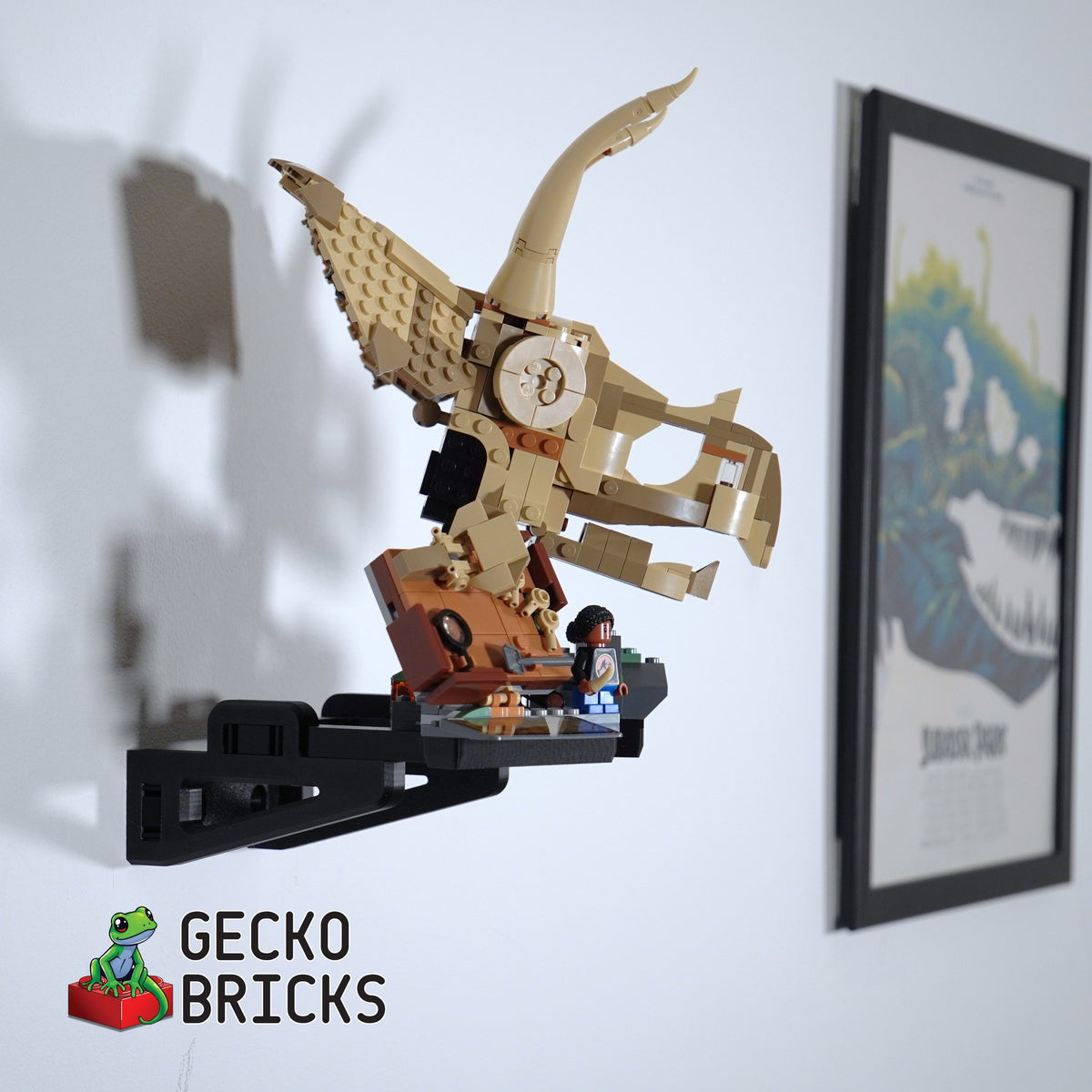 LEGO® Jurassic World Triceratops Schedel 76969 floating on the wall with premium wall mount - view 4
