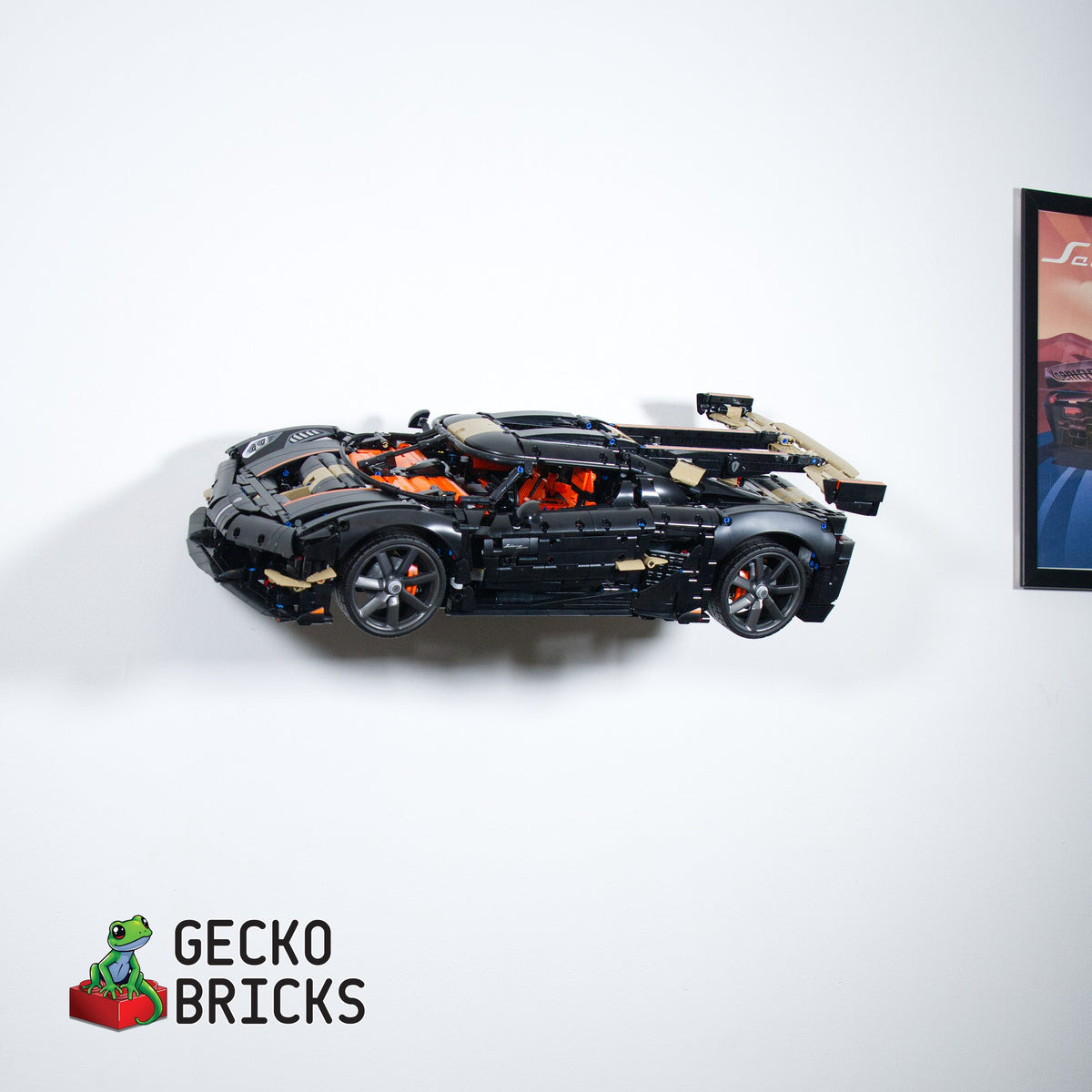 LEGO® Koenigsegg Sadair's Spear 42232 zwevend aan de muur met premium wandbeugel - aanzicht 3
