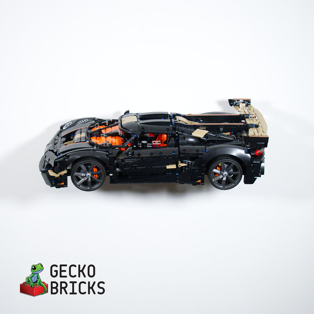 LEGO® Koenigsegg Sadair's Spear 42232 zwevend aan de muur met premium wandbeugel - aanzicht 4