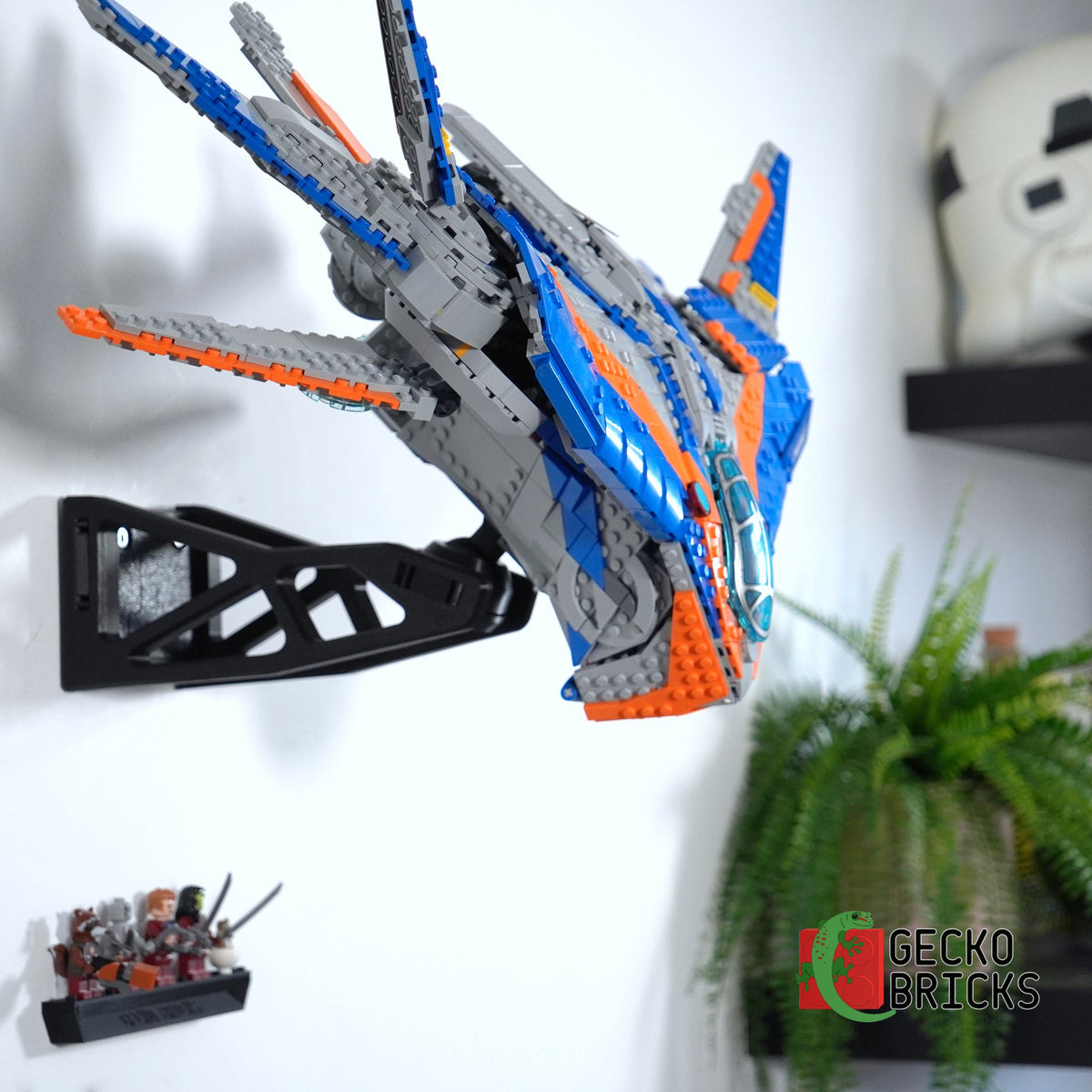 LEGO® Marvel Guardians of the Galaxy De Milano 76286 aan de muur met premium wandbeugel - vooraanzicht