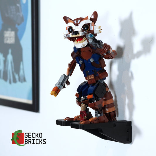 LEGO® Marvel Rocket & Baby Groot 76282 aan de muur met premium wandbeugel - vooraanzicht