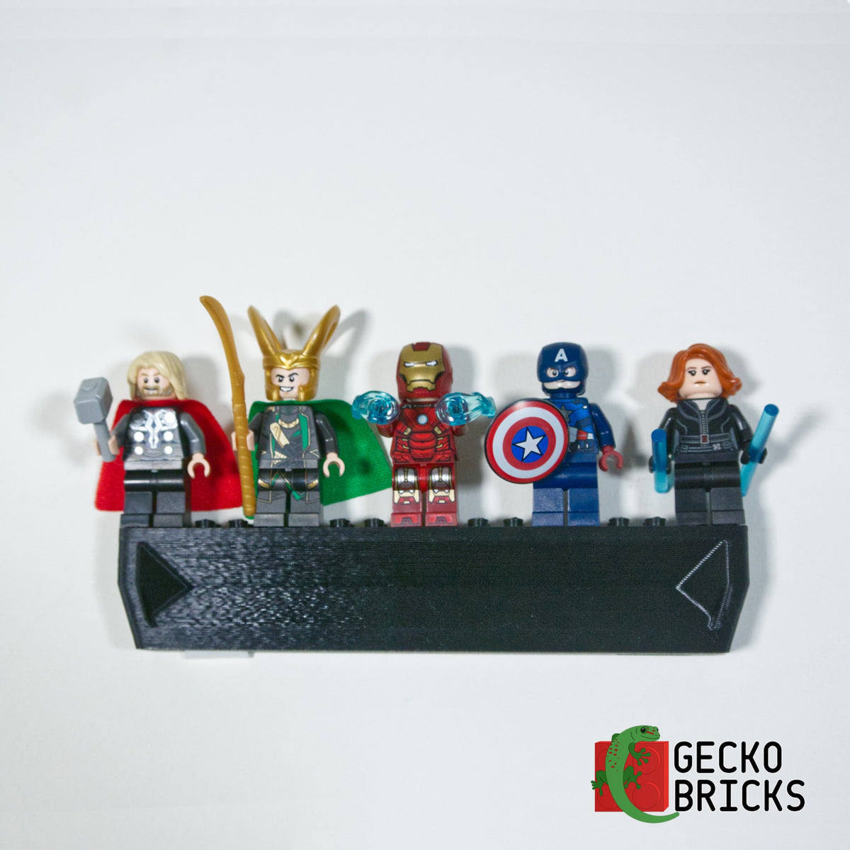 LEGO® Marvel The Avengers Quinjet 76248 zwevend aan de muur met premium wandbeugel - aanzicht 7
