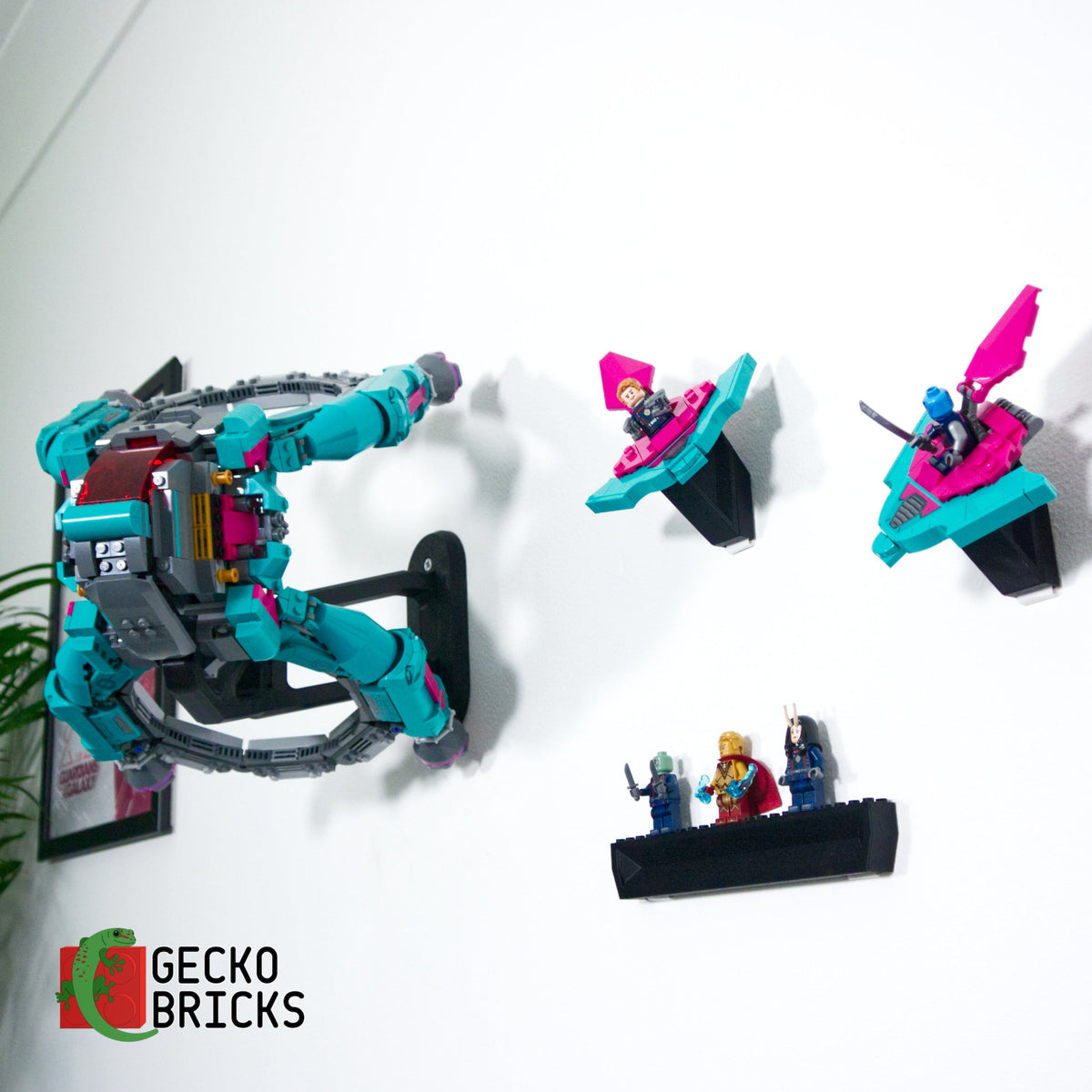 LEGO® Marvel The New Guardians' Ship 76255 zwevend aan de muur met premium wandbeugel - aanzicht 6