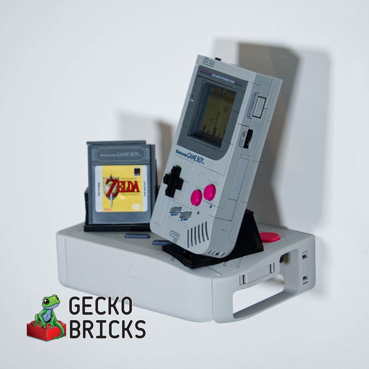 LEGO® Nintendo Game Boy 72046 aan de muur met premium wandbeugel - vooraanzicht