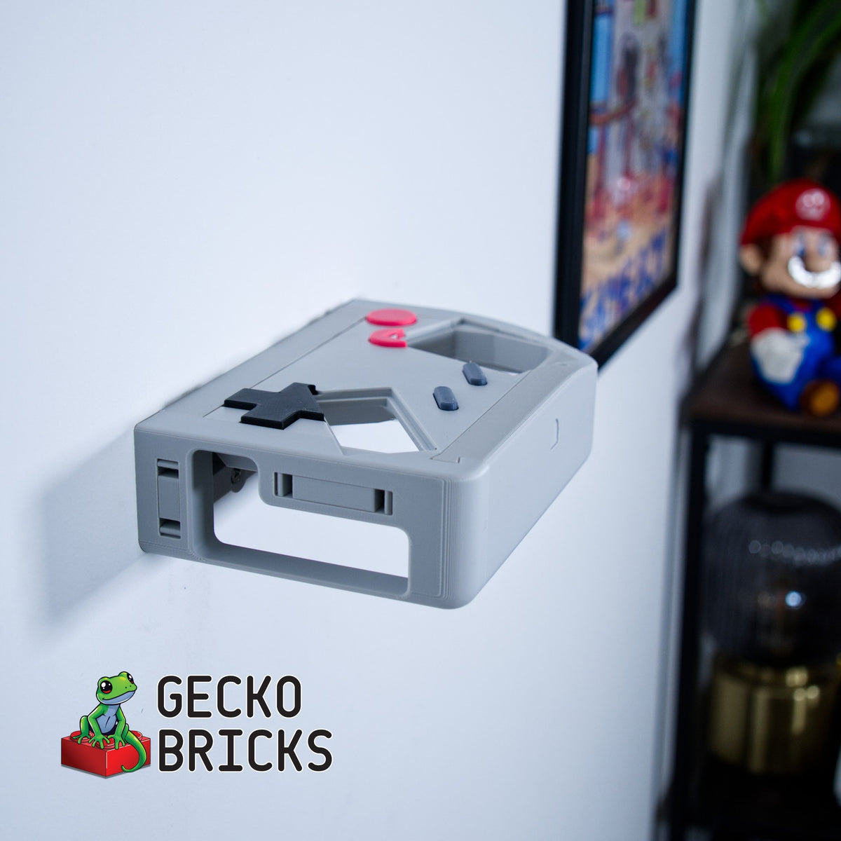 LEGO® Nintendo Game Boy 72046 zwevend aan de muur met premium wandbeugel - aanzicht 7