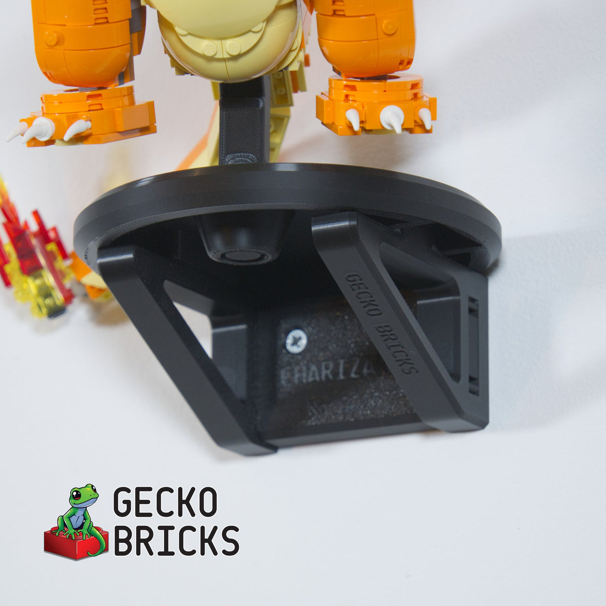 LEGO® Pokémon Charizard 72153 zwevend aan de muur met premium wandbeugel - aanzicht 6