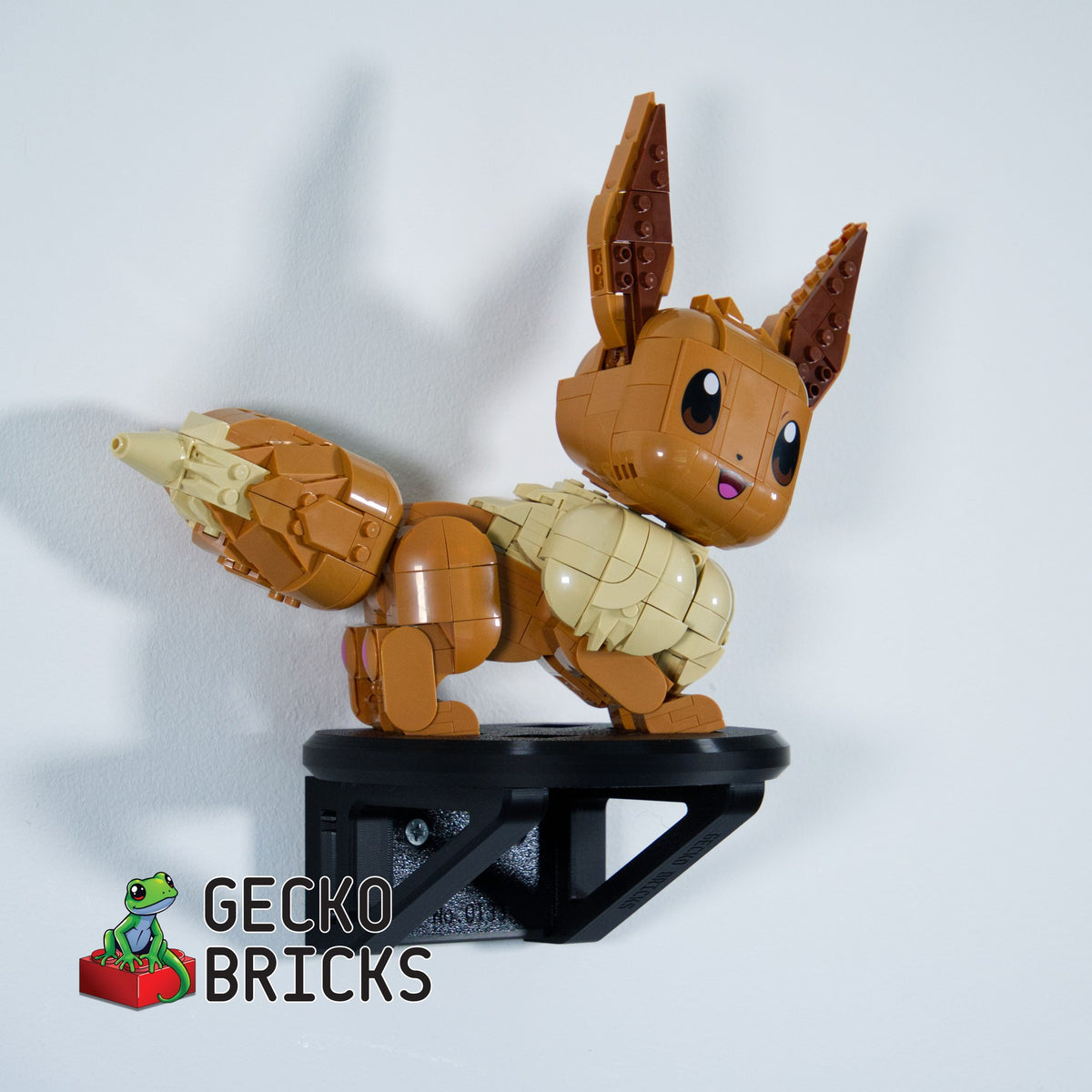 LEGO® Pokémon Eevee 72151 zwevend aan de muur met premium wandbeugel - aanzicht 4