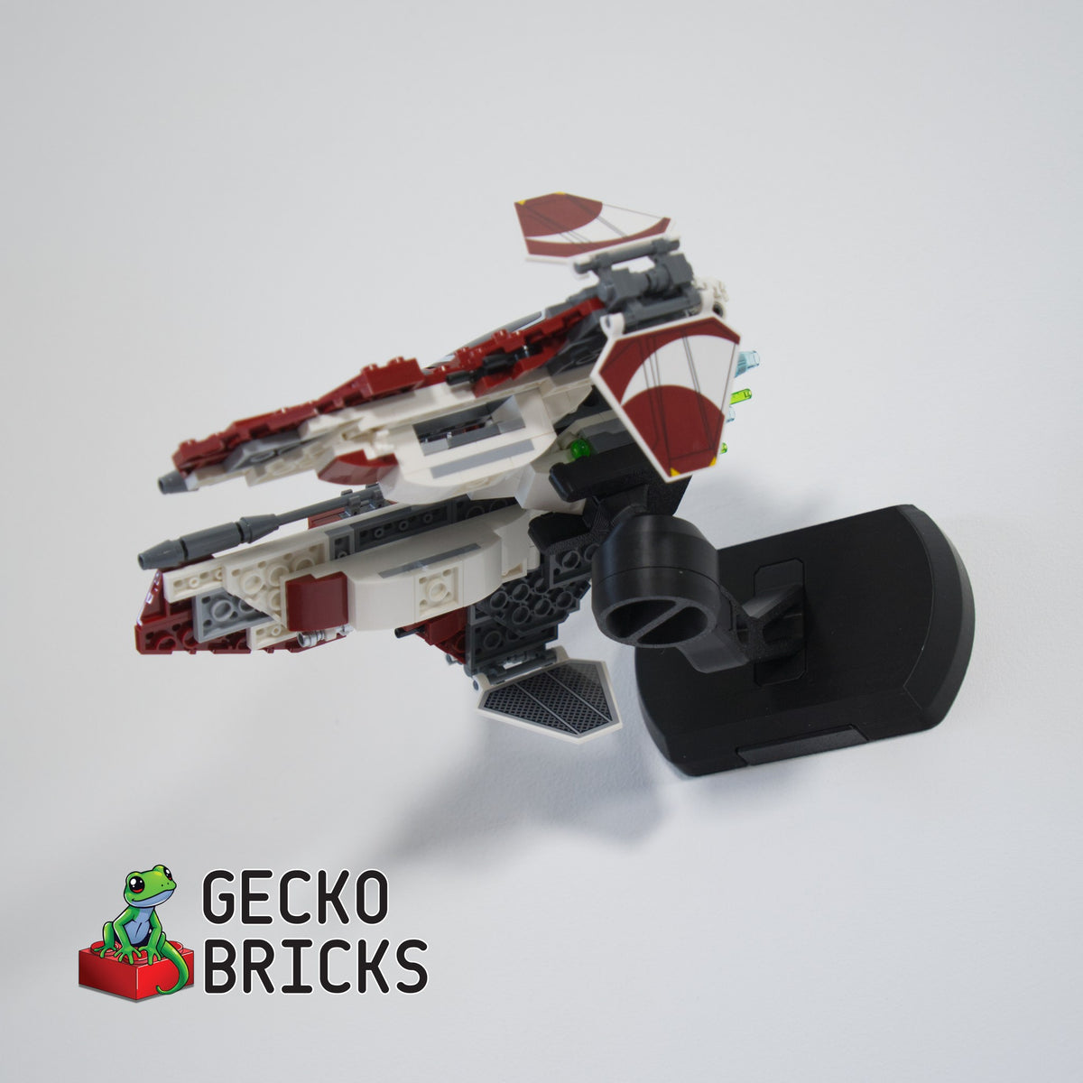 LEGO® Star Wars Ahsoka Tano's Jedi Interceptor 75401 zwevend aan de muur met premium wandbeugel - aanzicht 5