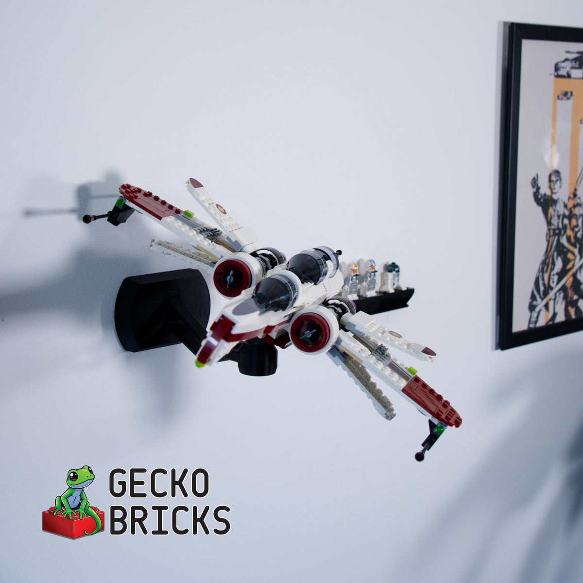 LEGO® Star Wars ARC-170 Starfighter 75402 zwevend aan de muur met premium wandbeugel - aanzicht 5