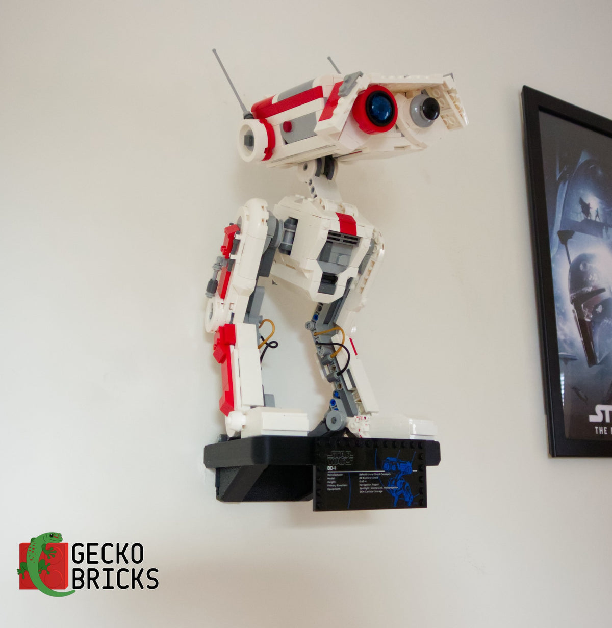 LEGO® Star Wars BD-1 75335 zwevend aan de muur met premium wandbeugel - aanzicht 3