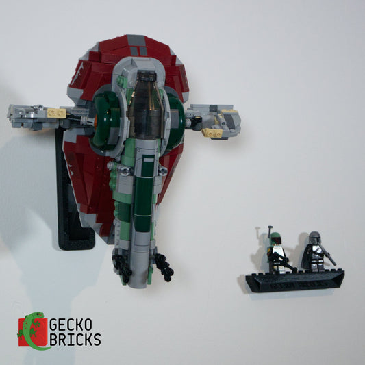 LEGO® Star Wars Boba Fett's Starship 75312 aan de muur met premium wandbeugel - vooraanzicht