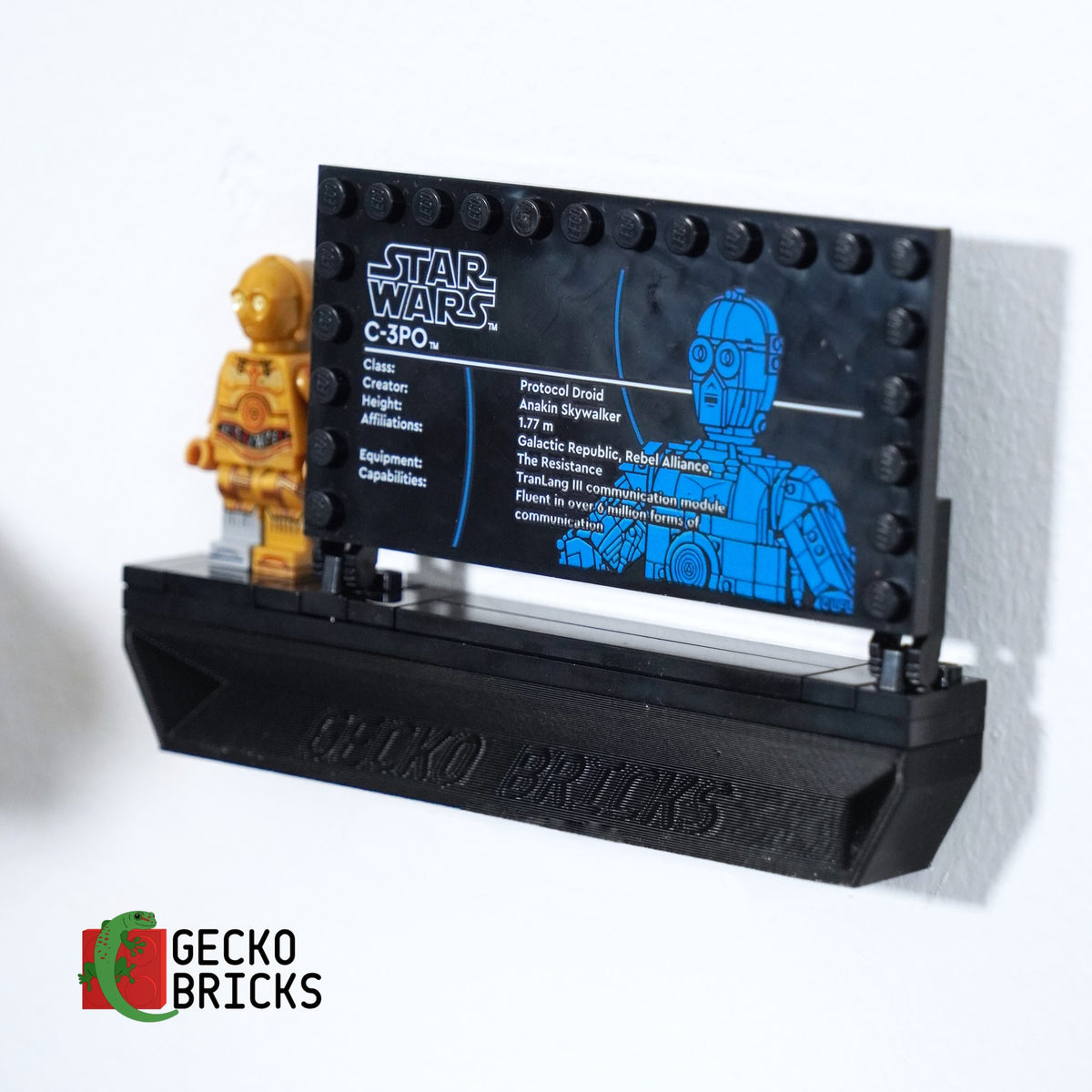LEGO® Star Wars C-3PO 75398 zwevend aan de muur met premium wandbeugel - aanzicht 7