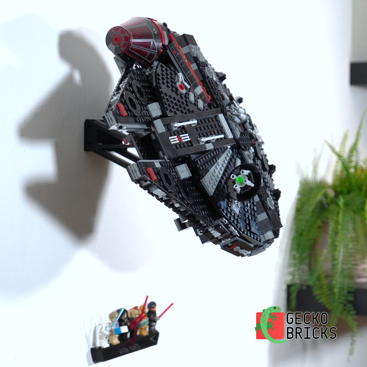 LEGO® Star Wars Dark Falcon 75389 zwevend aan de muur met premium wandbeugel - aanzicht 6