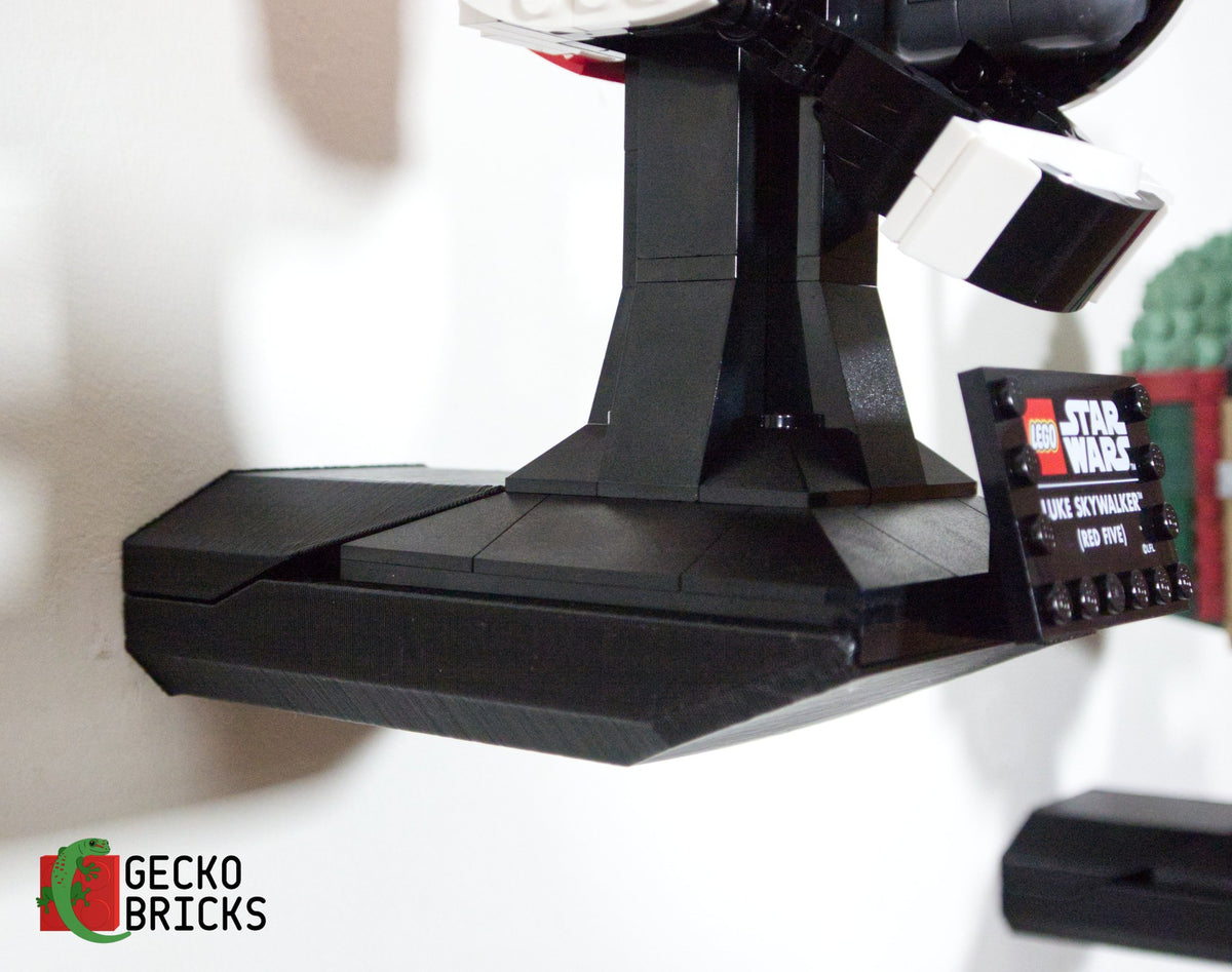 LEGO® Star Wars Helmet Series Displaystandaard floating on the wall with premium wall mount - view 6