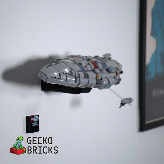 LEGO® Star Wars Home One Mon Calamari Star Cruiser 75403 aan de muur met premium wandbeugel - vooraanzicht