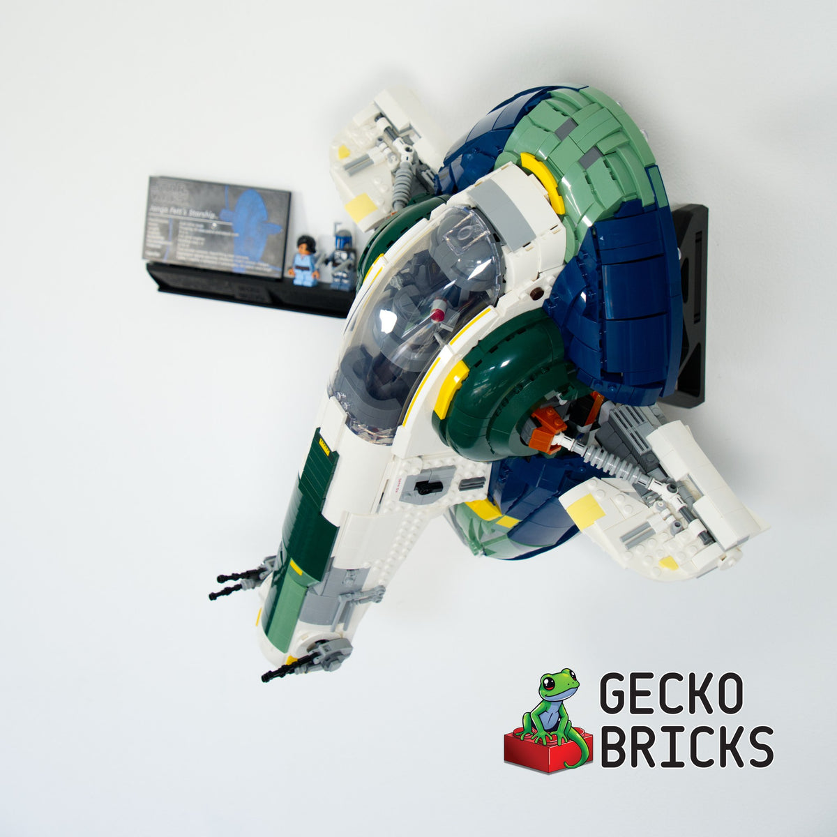 LEGO® Star Wars Jango Fett's Starship 75409 zwevend aan de muur met premium wandbeugel - aanzicht 2