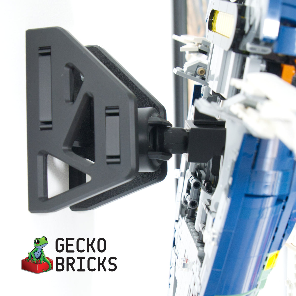 LEGO® Star Wars Jango Fett's Starship 75409 zwevend aan de muur met premium wandbeugel - aanzicht 8